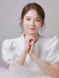 5 Bí kíp trang điểm cô dâu mặt xương trở nên tỏa sáng - 5