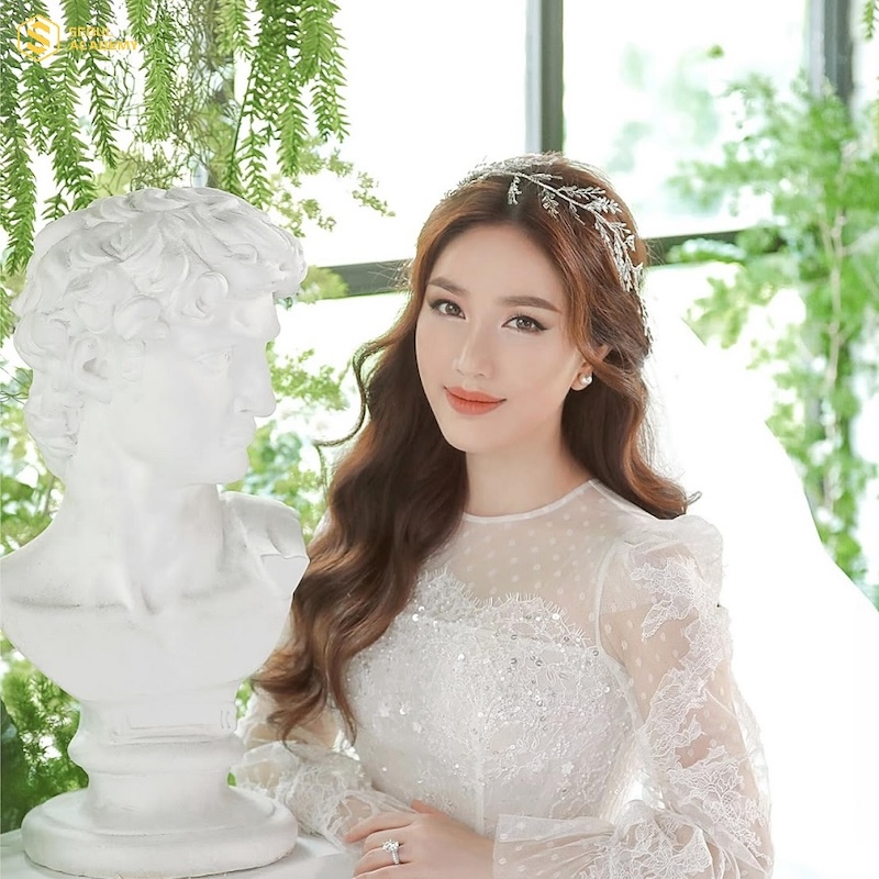 10+ Kiểu Makeup, Trang điểm cô dâu tóc dài đẹp - 40 10+ Kiểu Makeup, Trang điểm cô dâu tóc dài đẹp - 39
