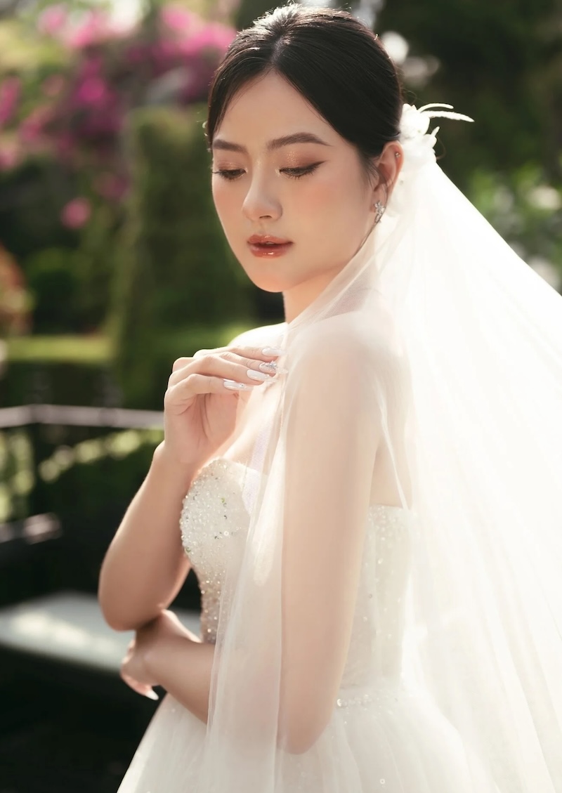 10+ Tone Makeup, Trang điểm cô dâu mặt tròn đẹp - 64 10+ Tone Makeup, Trang điểm cô dâu mặt tròn đẹp - 63