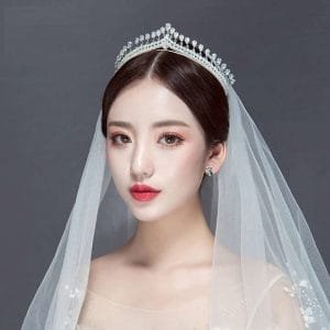 4 Kiểu trang điểm cô dâu sang trọng ngày cưới - 3