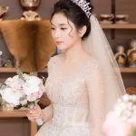 7 Mẹo trang điểm cô dâu da dầu và mụn hút ánh nhìn