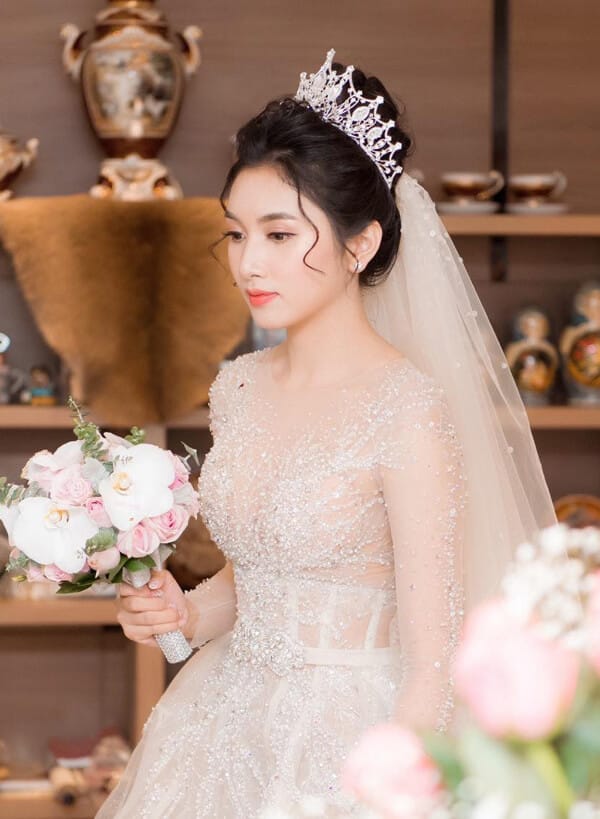 7 Mẹo trang điểm cô dâu da dầu và mụn hút ánh nhìn - 14 7 Mẹo trang điểm cô dâu da dầu và mụn hút ánh nhìn - 13