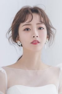 +10 kiểu tóc cho con gái mặt tròn thêm đáng yêu - 17