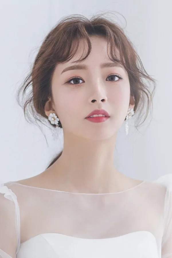 +10 kiểu tóc cho con gái mặt tròn thêm đáng yêu - 68 +10 kiểu tóc cho con gái mặt tròn thêm đáng yêu - 67