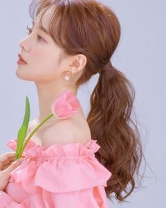 8 kiểu tóc cho con gái trán cao viral - 5