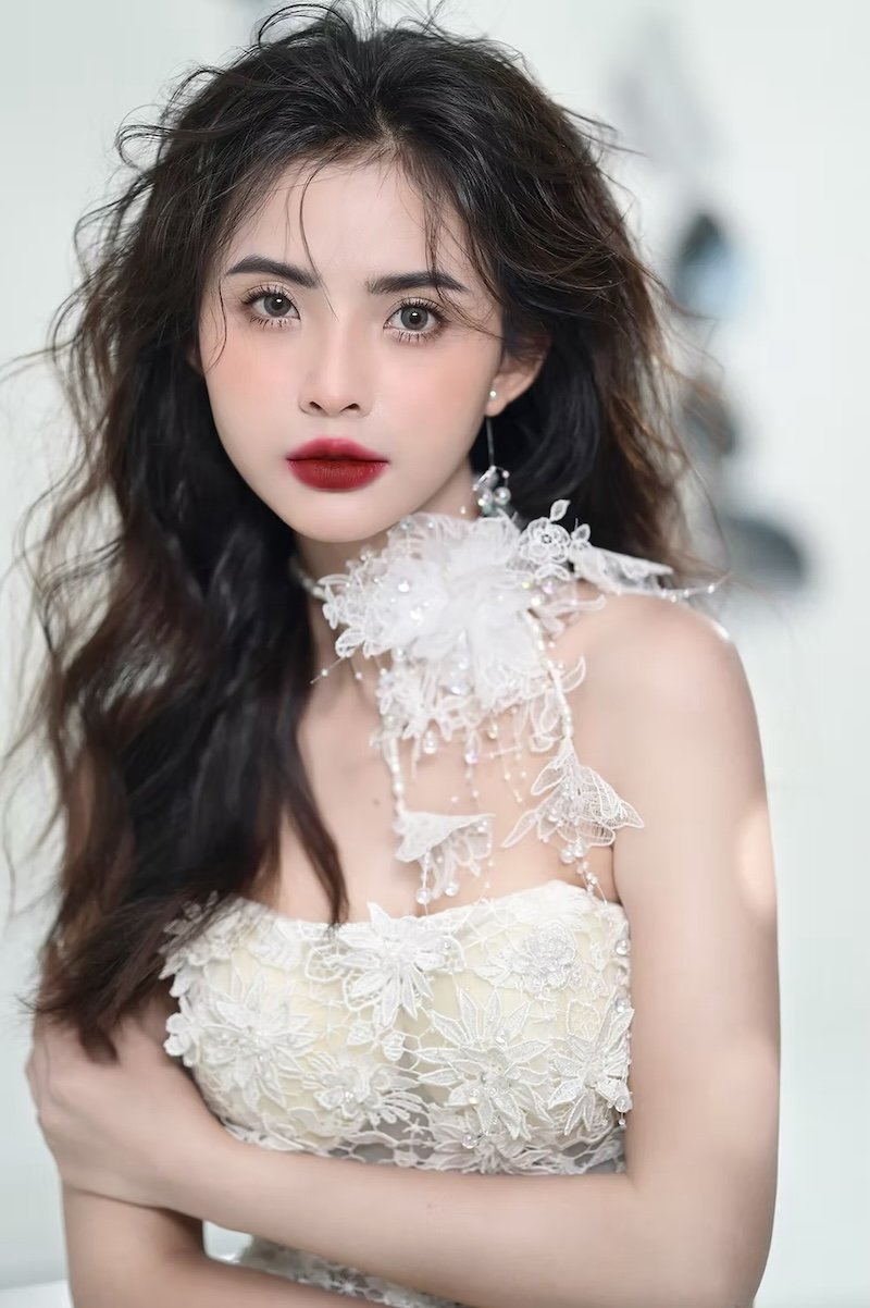 10+ Kiểu Trang điểm, Makeup Cô Dâu Tone Đỏ - 44 10+ Kiểu Trang điểm, Makeup Cô Dâu Tone Đỏ - 43
