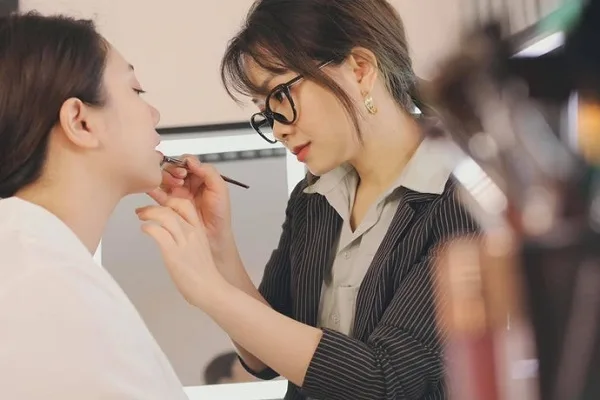 [Báo giá] Makeup, trang điểm đẹp ở quận 3 - 59