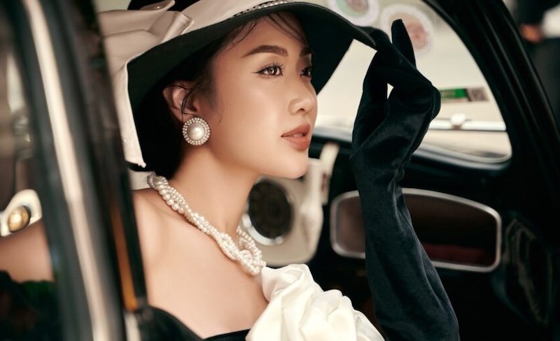10+ Kiểu Trang điểm, Makeup cô dâu tone tây - 36 10+ Kiểu Trang điểm, Makeup cô dâu tone tây - 35