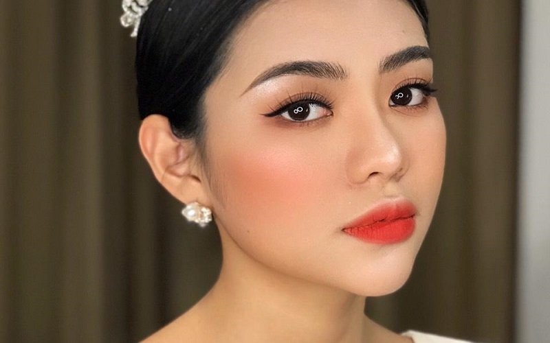 10+ Kiểu Trang điểm, Makeup cô dâu tone tây - 40 10+ Kiểu Trang điểm, Makeup cô dâu tone tây - 39