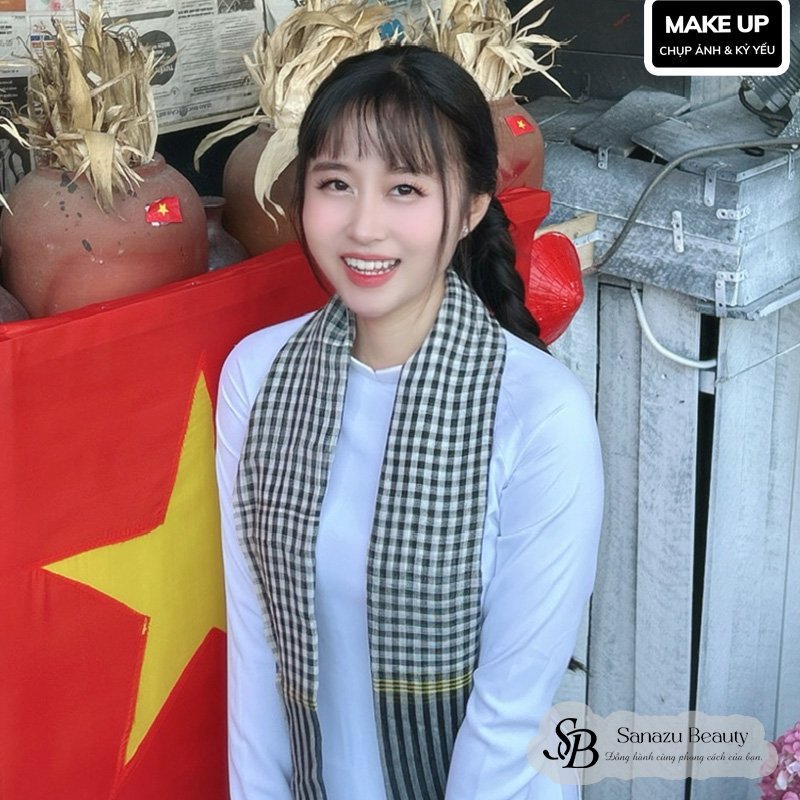 Trang điểm tại nhà - 18 trang điểm làm tóc tại nhà